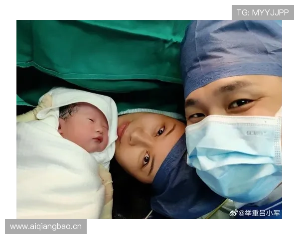 吕小军晒家照那张沙发，我的省钱计划瞬间宣布失败