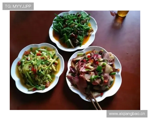 张常宁在家吃顿饭，光配菜都得摆满三张桌子